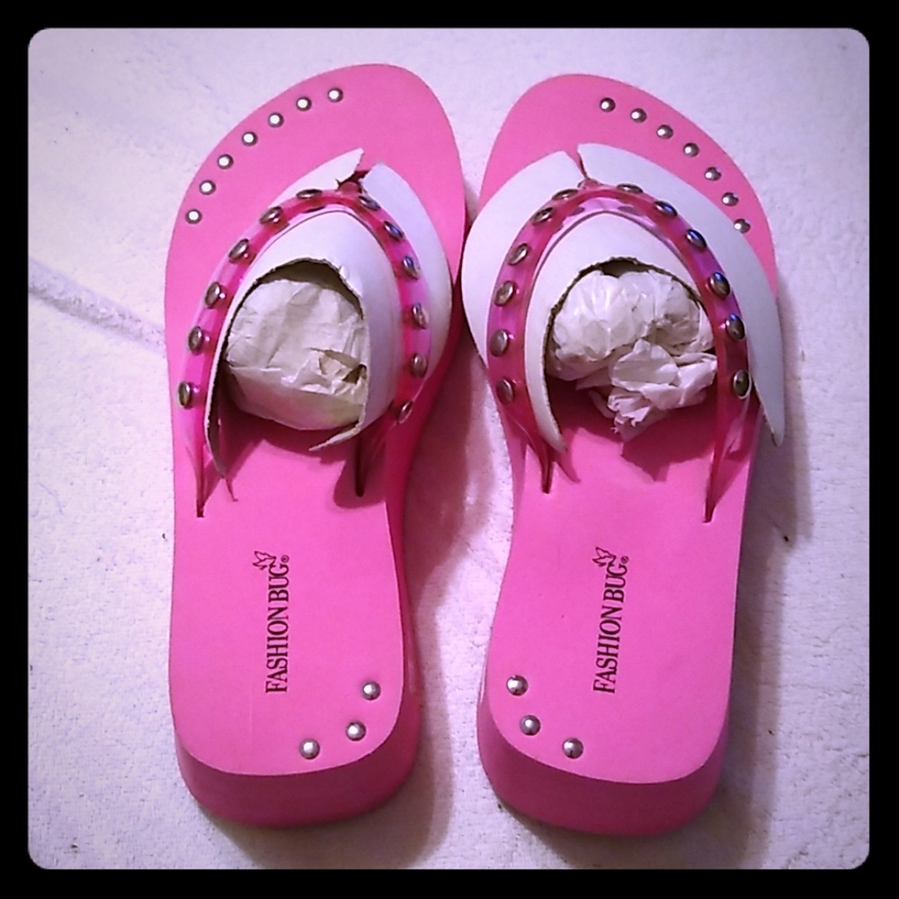 Fashion Bug flip flops